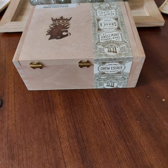 Undercrown Shade Gran Toro Cigar Box - Picture 4 of 4